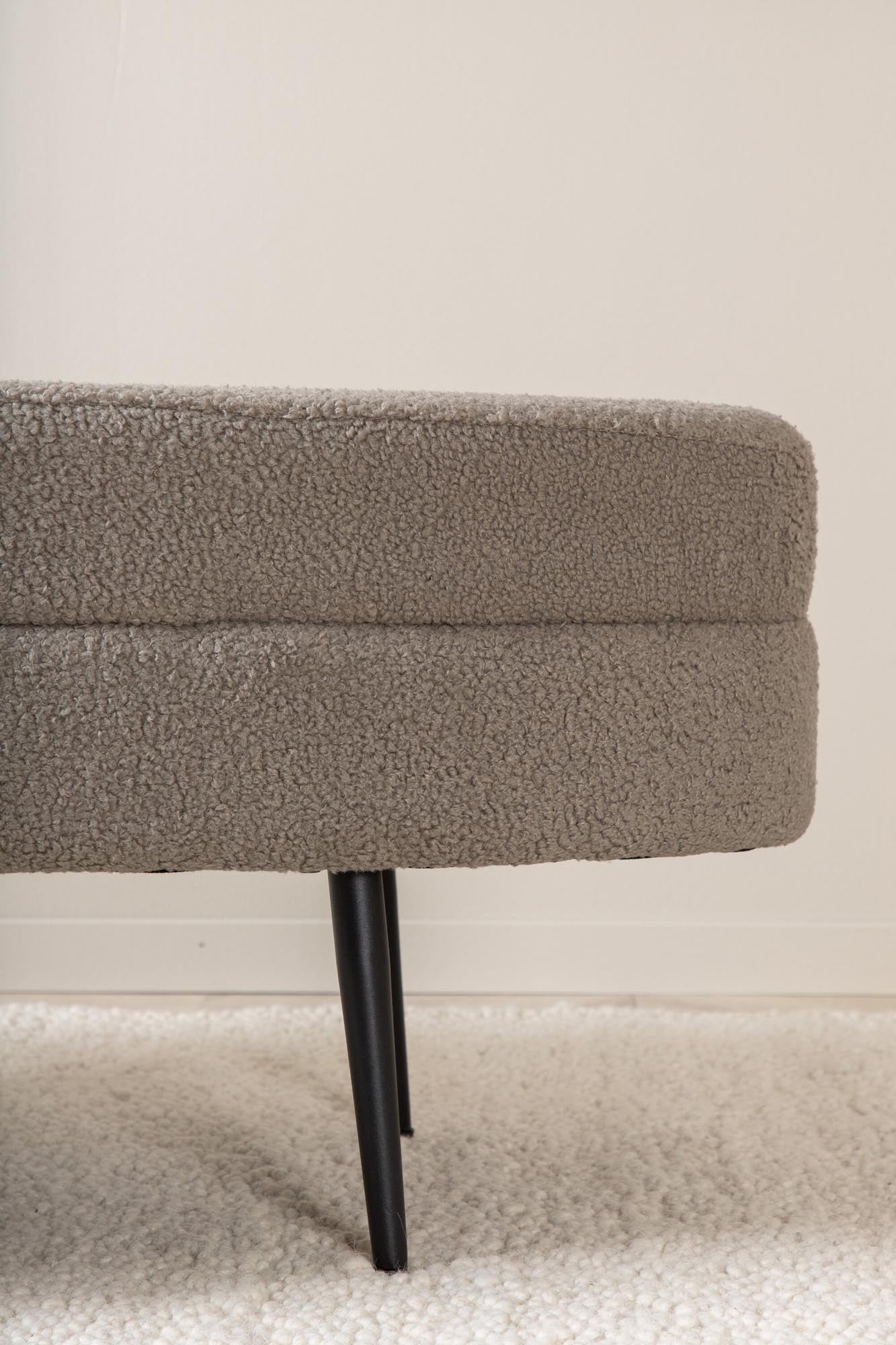 Otto Ottoman von Venture Home: Eleganter Pouf in Beige, ideal als Sitzgelegenheit oder Ablage. Hochwertig, robust und pflegeleicht.