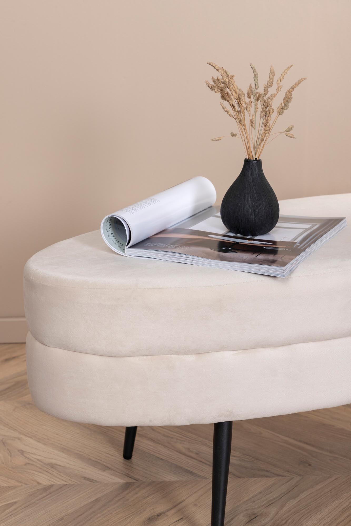 Venture Home Otto Ottoman: Komfort und Stil für jeden Wohnraum.