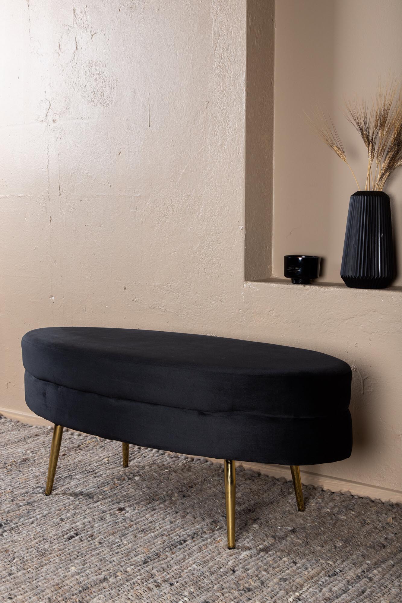 Stilvoller Otto Ottoman von Venture Home: Bequemer Pouf in elegantem Beige, ideal für Wohnzimmer, Schlafzimmer und Flur.