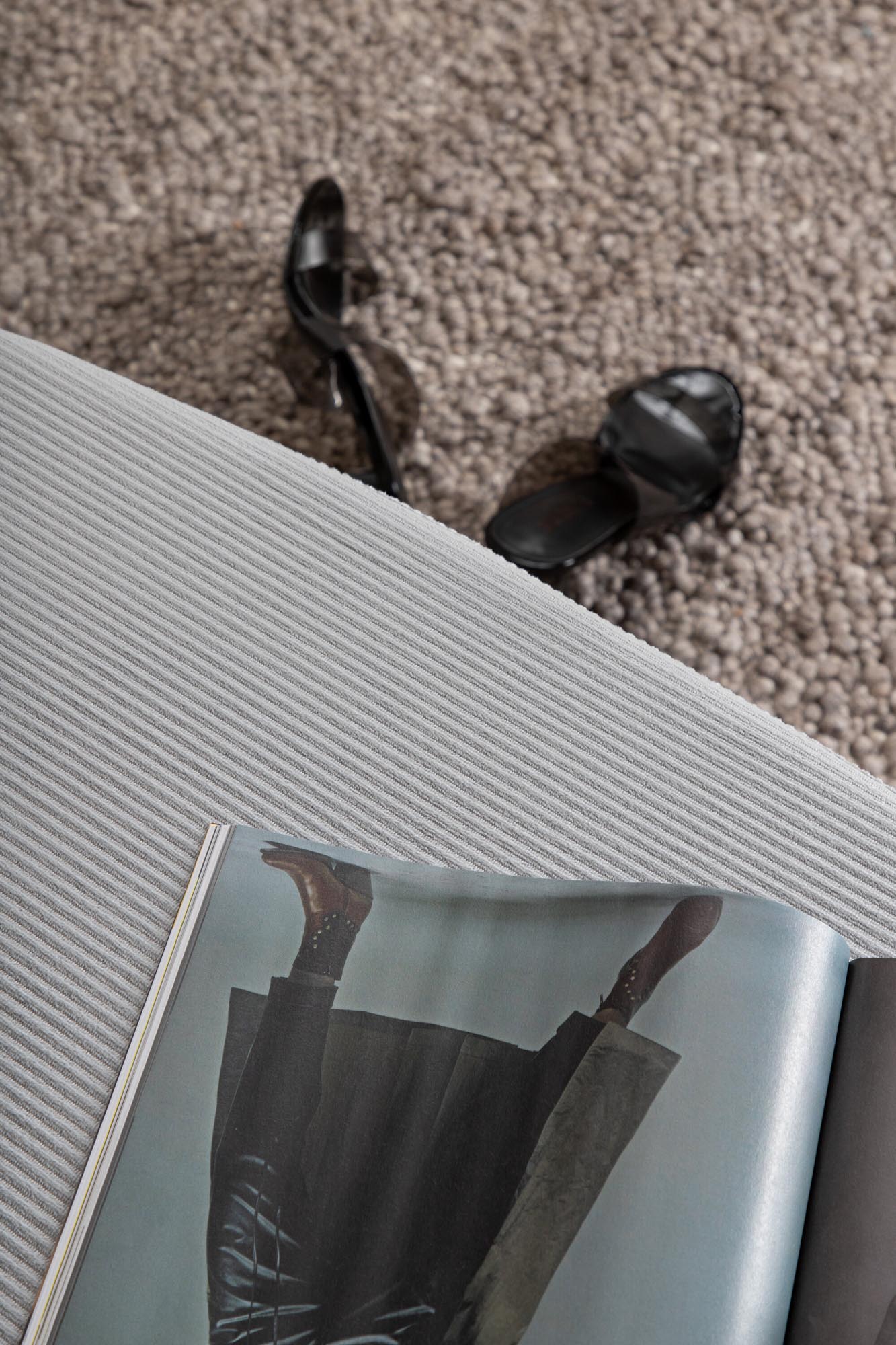 Venture Home Otto: Komfortabler Pouf für stilvolle Raumgestaltung.