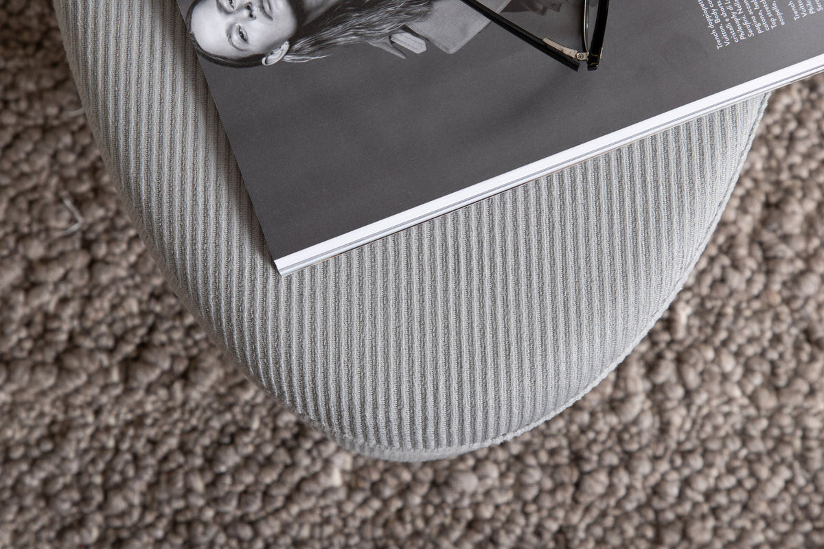 Otto Ottoman / Pouf in Grau präsentiert im Onlineshop von KAQTU Design AG. Ottoman ist von Venture Home