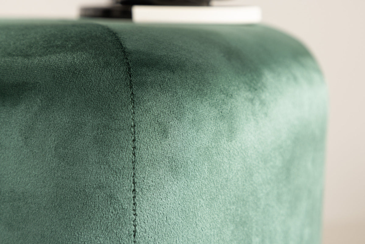 Peg Pouf in Grün präsentiert im Onlineshop von KAQTU Design AG. Pouf ist von Venture Home