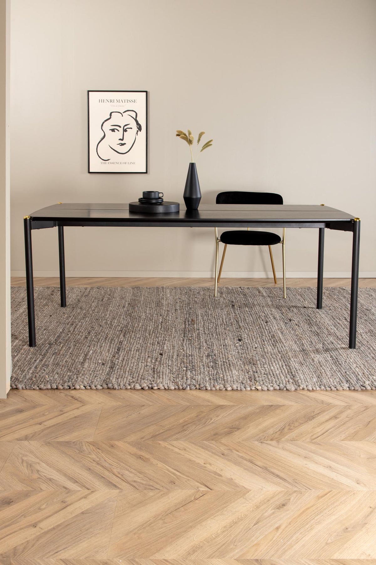 Pelle Esstisch in Schwarz präsentiert im Onlineshop von KAQTU Design AG. Esstisch ist von Venture Home