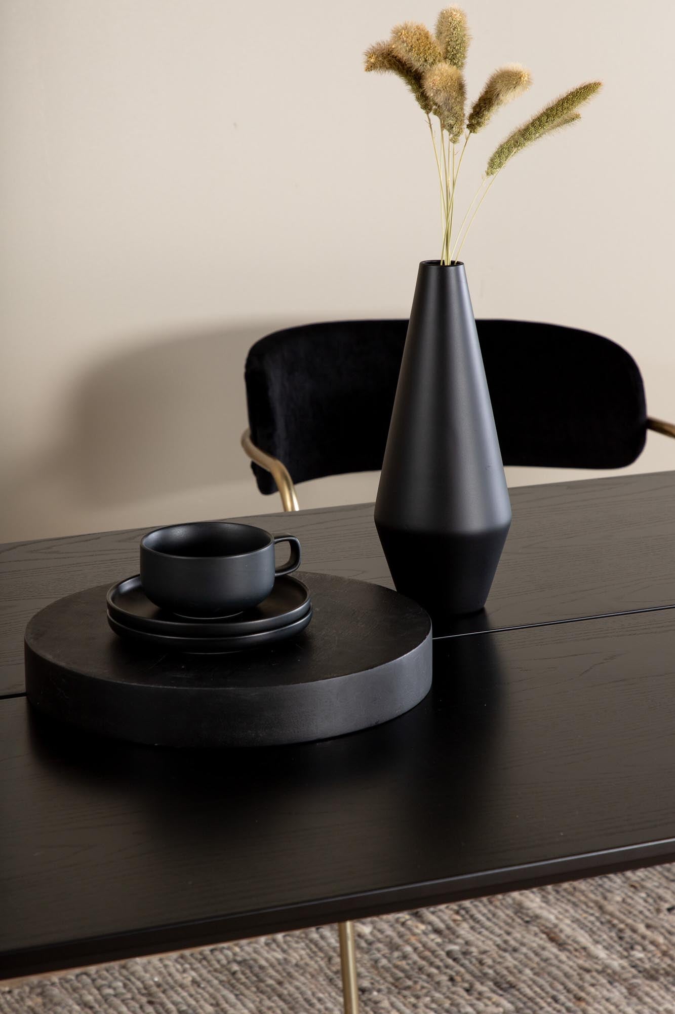 Eleganter Pelle Esstisch von Venture Home: Zeitloses Design, hochwertige Materialien und vielseitige Farbgebung für jeden Essbereich.