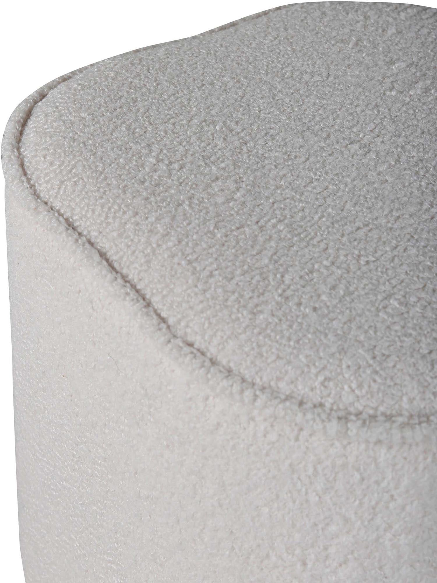 Piff Ottoman / Pouf in Weiss präsentiert im Onlineshop von KAQTU Design AG. Pouf ist von Venture Home