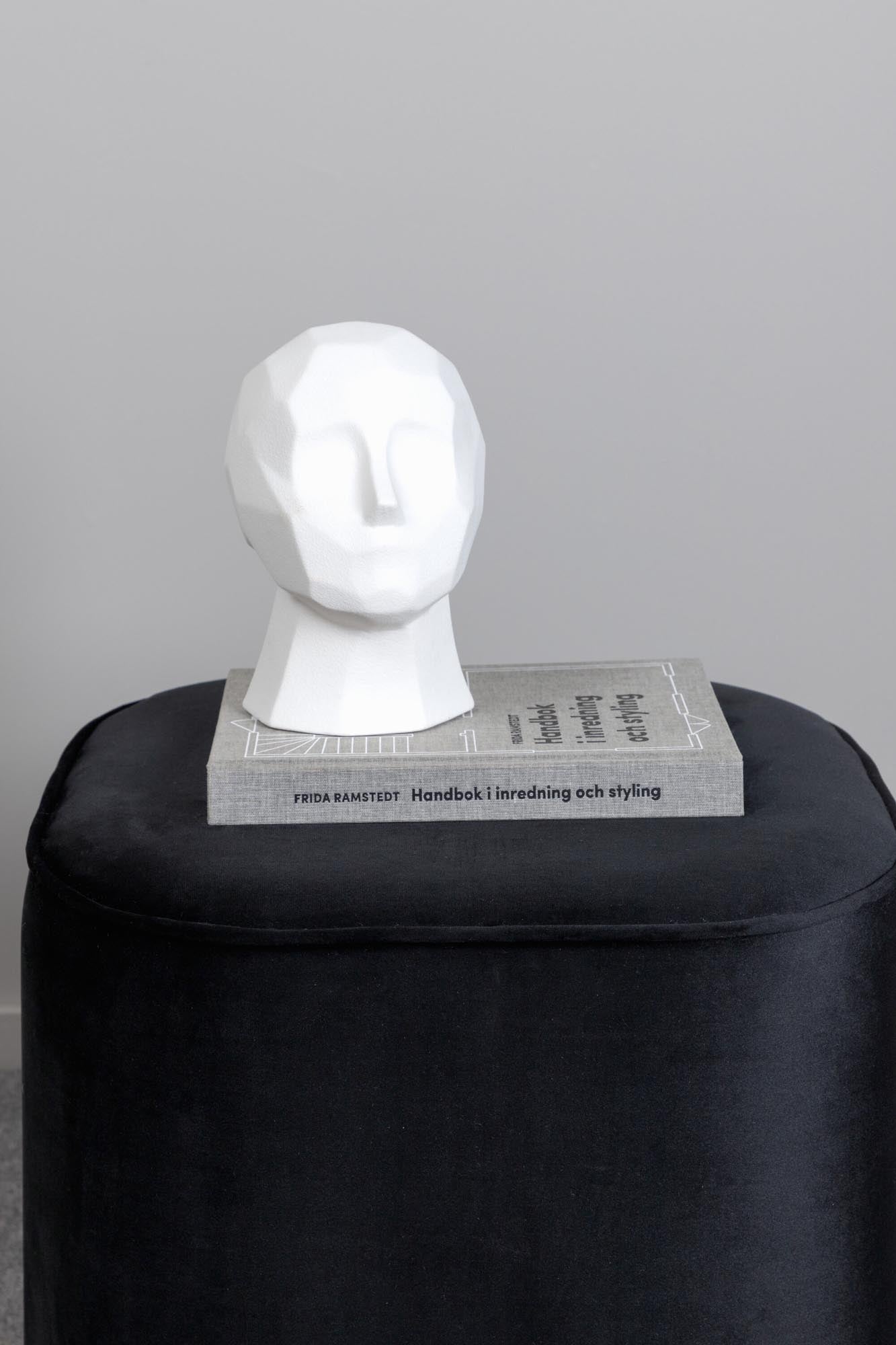 Piff Ottoman / Pouf in Schwarz präsentiert im Onlineshop von KAQTU Design AG. Pouf ist von Venture Home