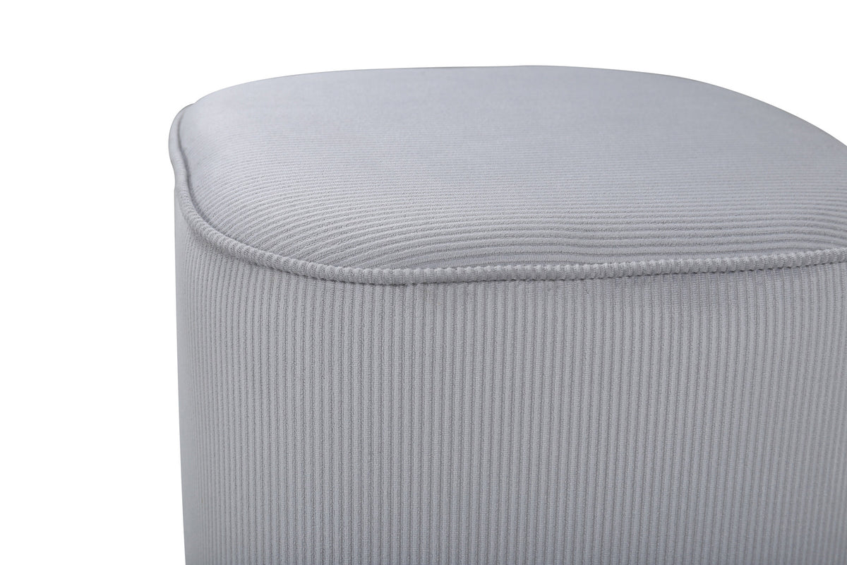 Piff Ottoman / Pouf in Grau präsentiert im Onlineshop von KAQTU Design AG. Pouf ist von Venture Home