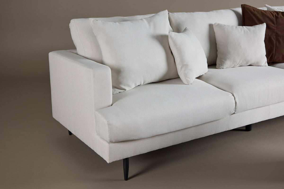 Sofia 3-Seat Sofa in Beige/Schwarz präsentiert im Onlineshop von KAQTU Design AG. 3er Sofa ist von Venture Home