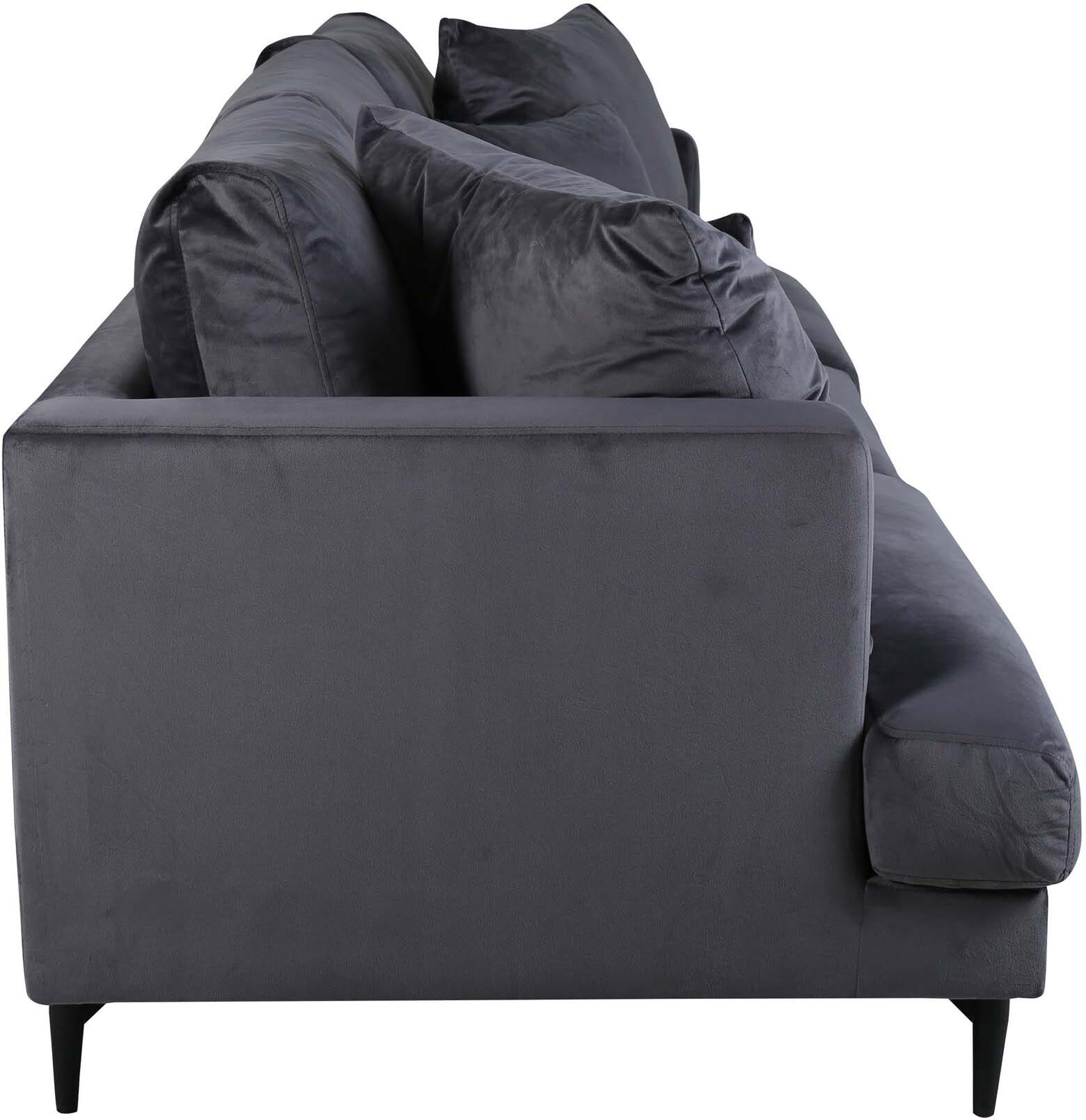 Sofia Sofa von Venture Home: Stilvolle Komfortoase für Ihr Zuhause.