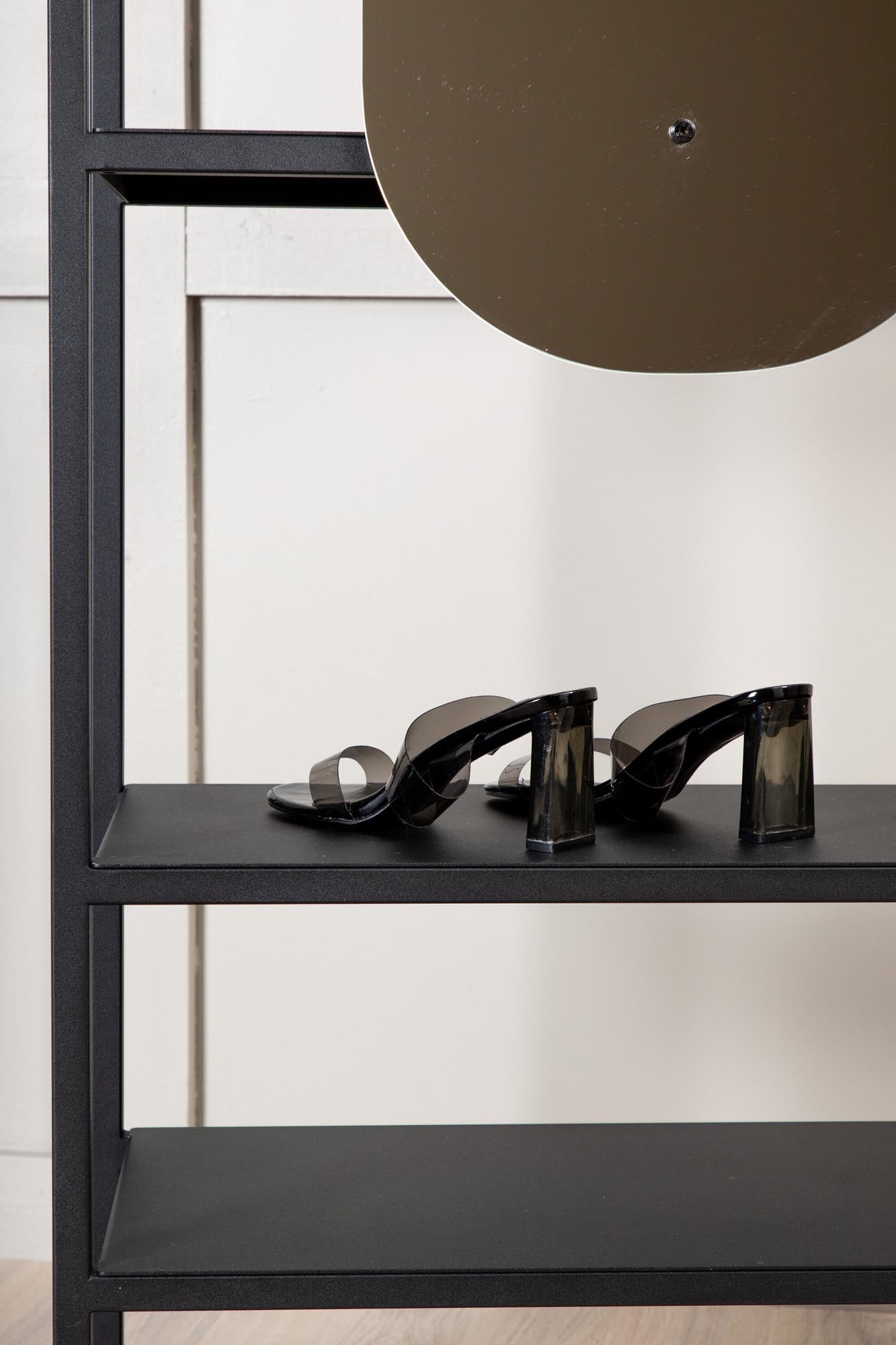 Stilvolle Garderobe Classe von Venture Home: Hochwertiger Stahl, integrierter Spiegel und modernes Design für jeden Raum.