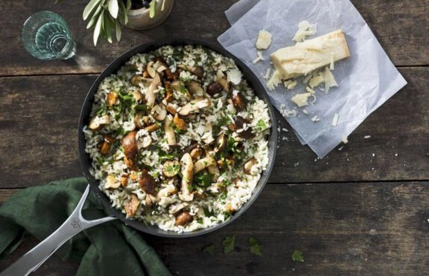 Entdecken Sie die vielseitige Alba Bratpfanne D24cm von Ballarini: induktionstauglich, langlebige Antihaftbeschichtung und präzise Temperaturkontrolle für perfekte Ergebnisse.