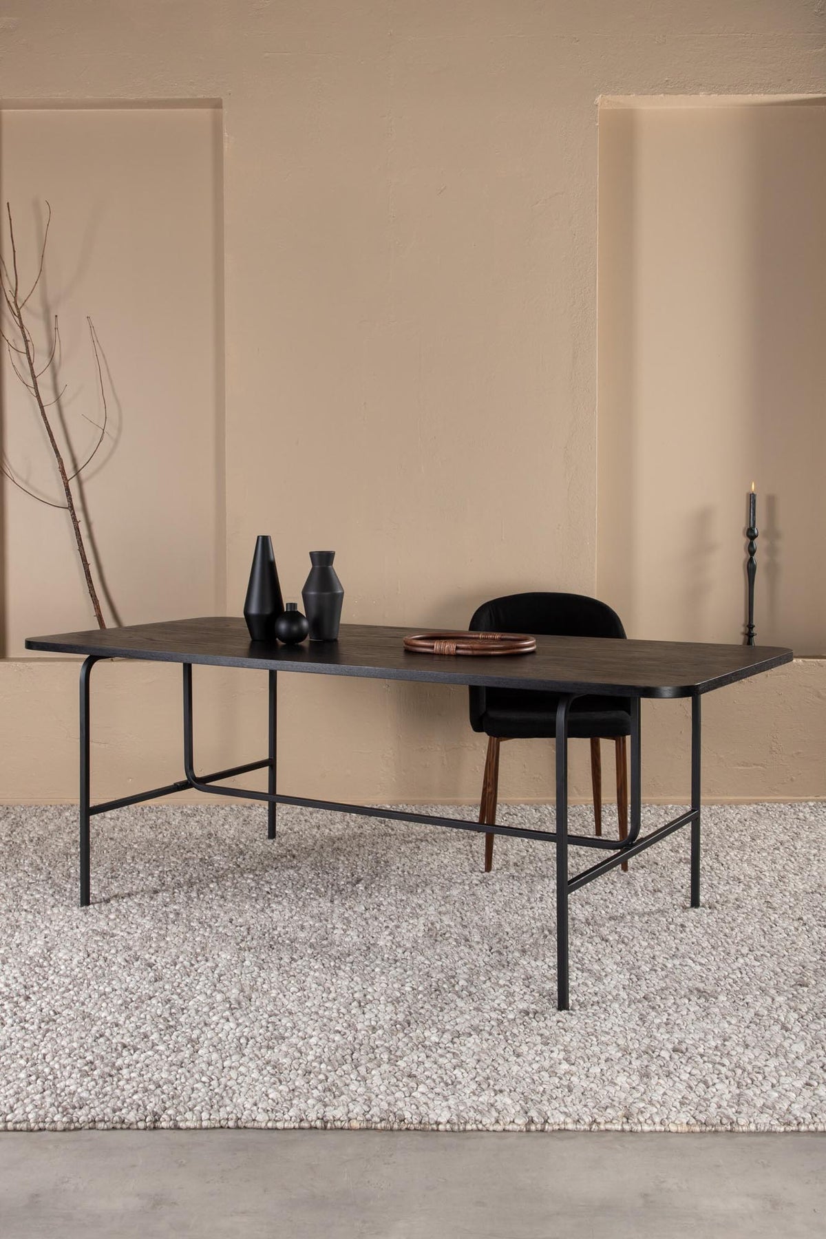 Uno Esstisch in Schwarz präsentiert im Onlineshop von KAQTU Design AG. Esstisch ist von Venture Home