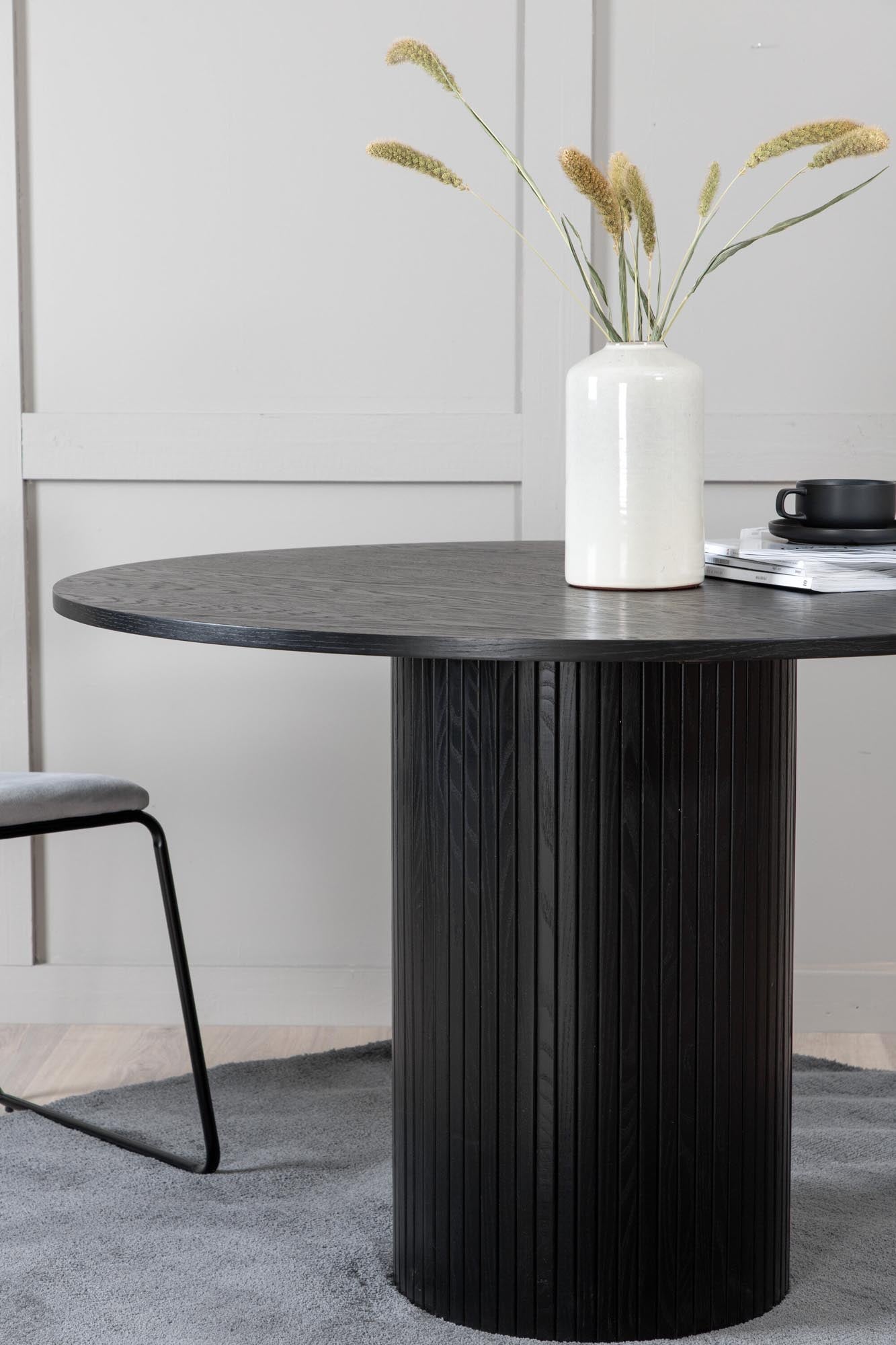 Bianca Esstisch von Venture Home: Stilvolles Möbelstück aus hochwertigem Furnier, ideal für gesellige Abende und einladende Essbereiche.