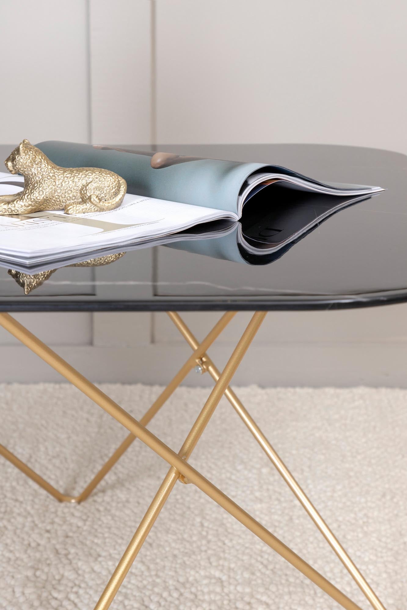 Eleganter Tristar Beistelltisch von Venture Home: Minimalistisches Design, robuste Materialien und vielseitige Einsatzmöglichkeiten für Ihr Zuhause.