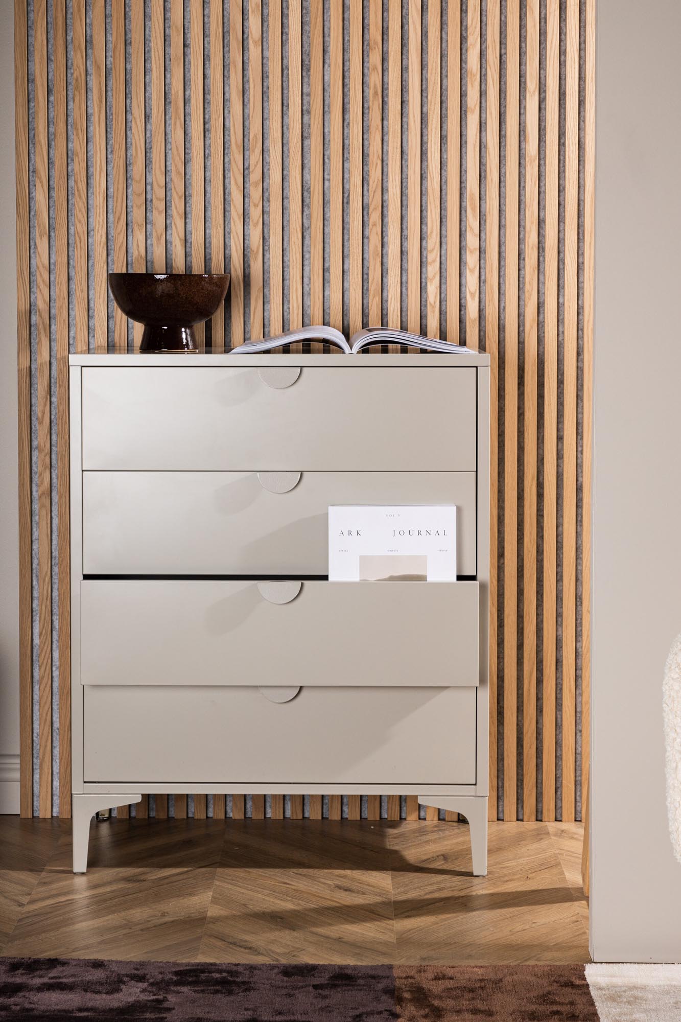 Venture Home's Piring 4 Korpus: Hochwertiges Regal aus beigem Stahl mit 4 praktischen Schubladen für stilvolle und funktionale Aufbewahrung.