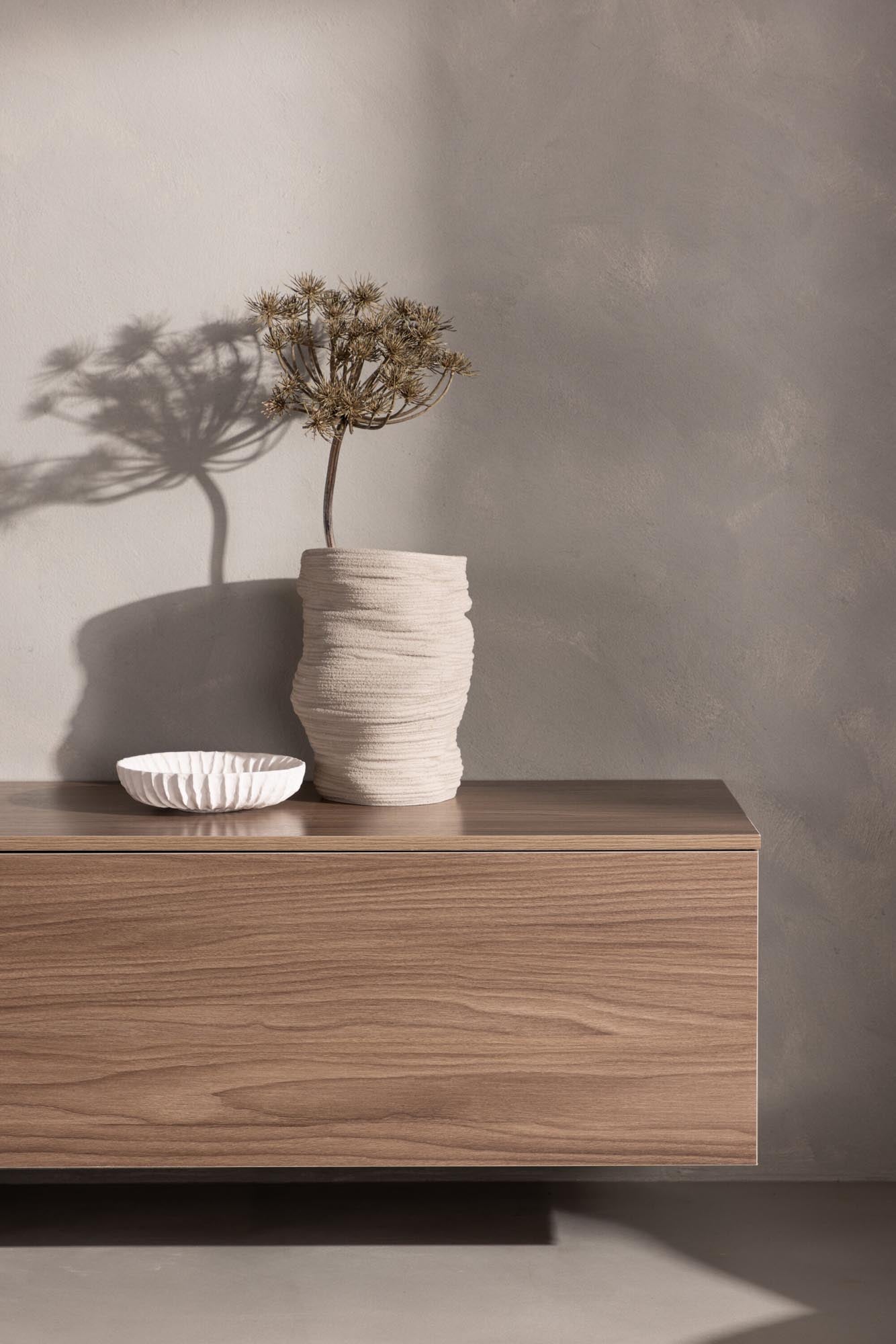 Firhamn Kommode in Nussbaum präsentiert im Onlineshop von KAQTU Design AG. Regal Zubehör ist von Venture Home