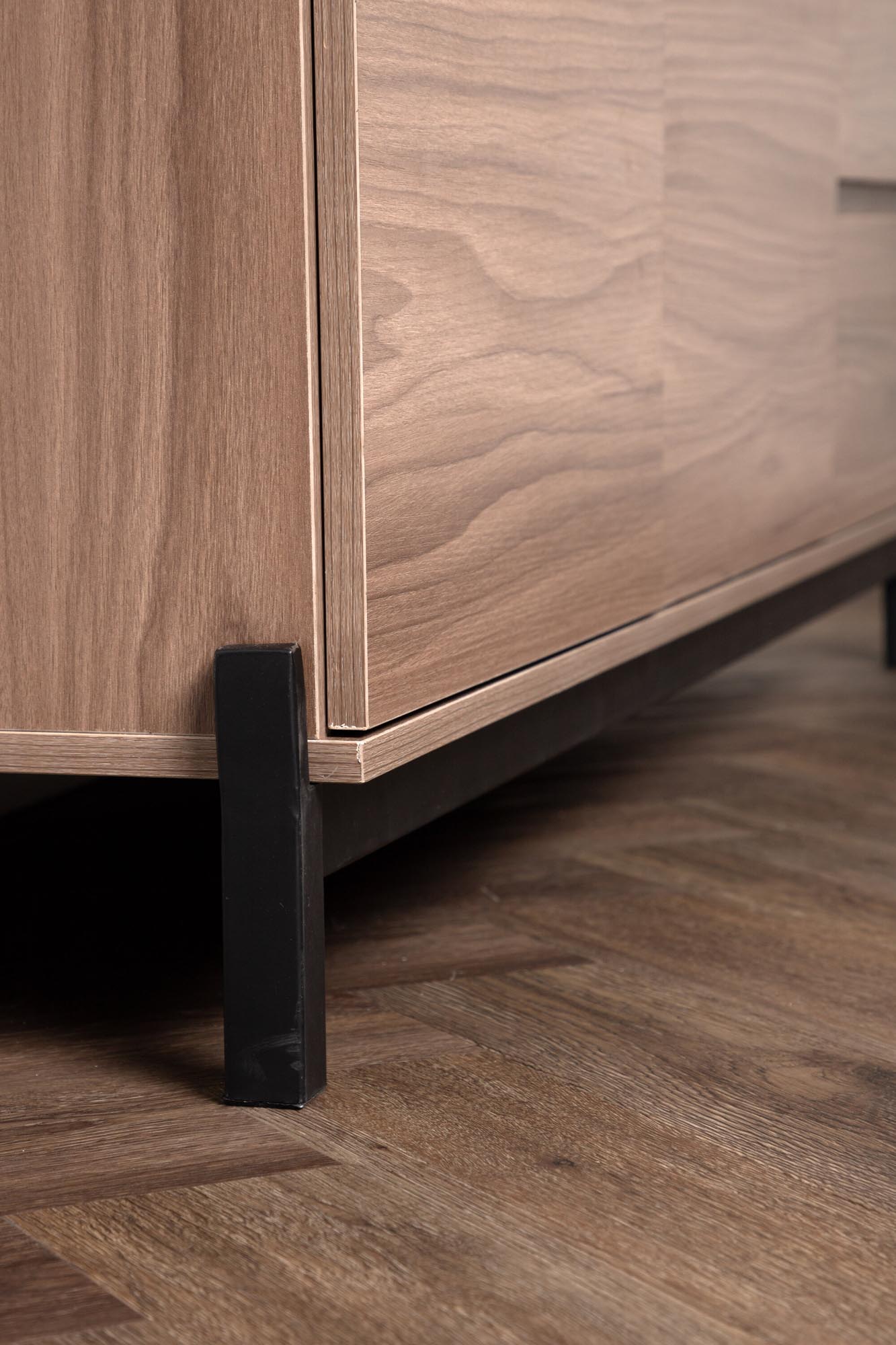 Corpus Sideboard von Venture Home: Funktionalität trifft auf Design.