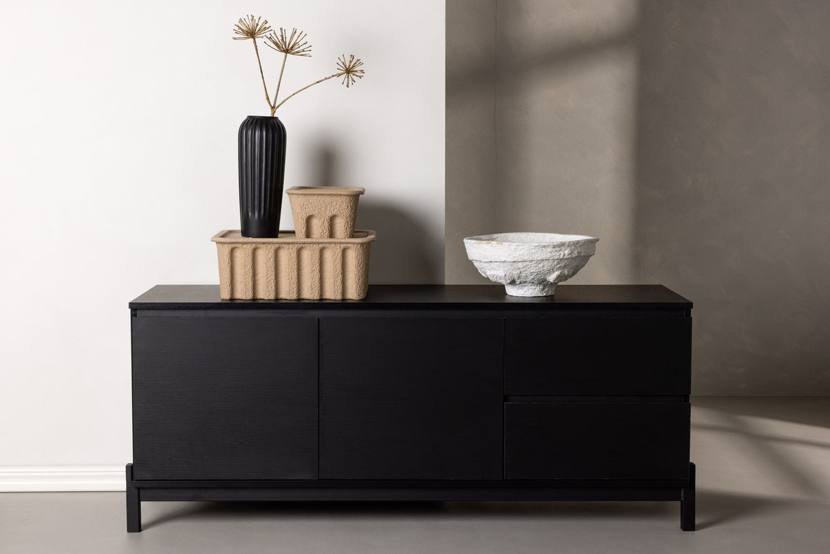 Corpus Sideboard in Schwarz präsentiert im Onlineshop von KAQTU Design AG. Sideboard ist von Venture Home