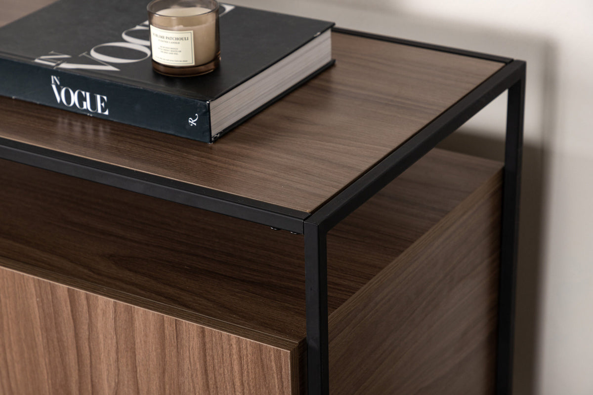 Kingsport Kabinett in Nussbaum präsentiert im Onlineshop von KAQTU Design AG. Cabinet ist von Venture Home