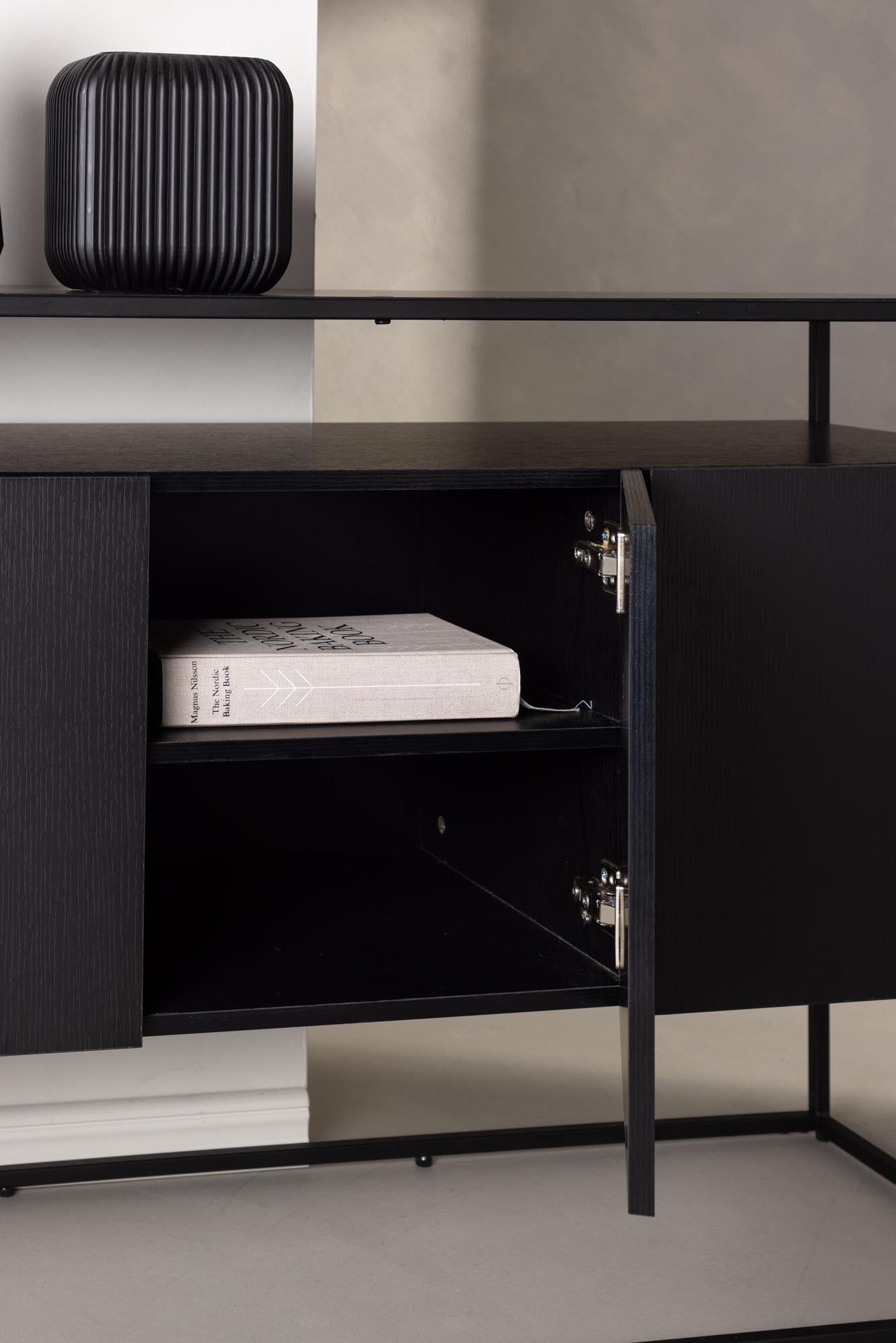 Eleganter Kingsport Kabinett von Venture Home: Hochwertige Materialien, großzügige Ablageflächen und vielseitige Nutzung für jeden Raum.