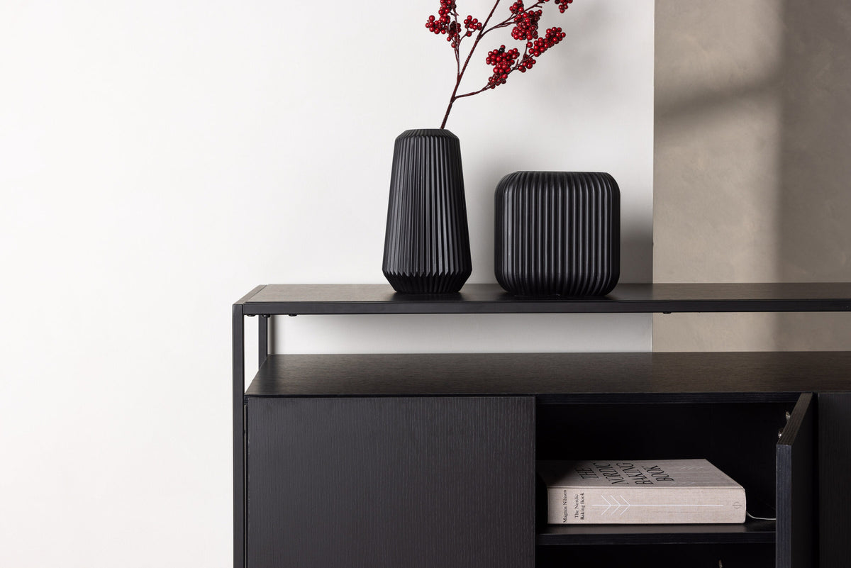 Kingsport Kabinett in Schwarz präsentiert im Onlineshop von KAQTU Design AG. Cabinet ist von Venture Home