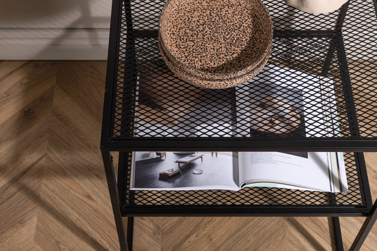 Netz Beistelltisch in Schwarz präsentiert im Onlineshop von KAQTU Design AG. Beistelltisch ist von Venture Home
