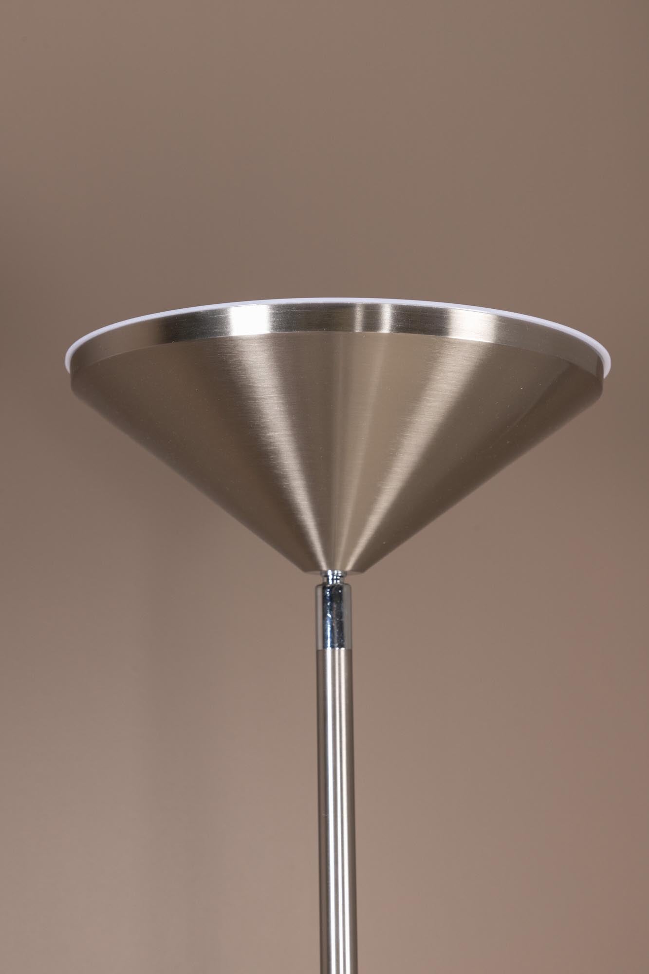 Corong Stehleuchte von Venture Home: Elegante Akzentbeleuchtung mit innovativer Touch-Bedienung für jedes Zuhause.