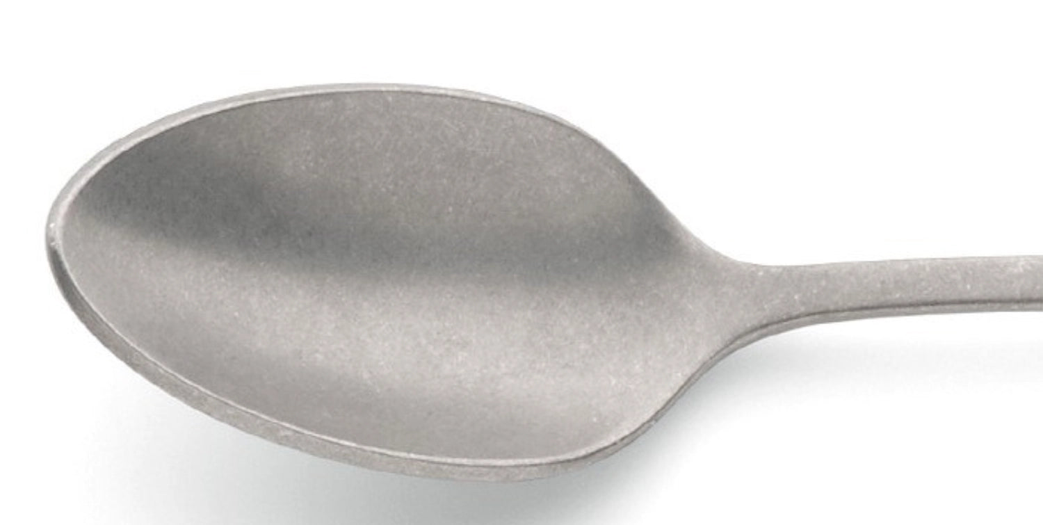 Erleben Sie den stilvollen Baguette Vintage Menülöffel 18/10 von Amefa. Robuster Edelstahl, klassisches Design und pflegeleicht – perfekt für jeden Tisch.