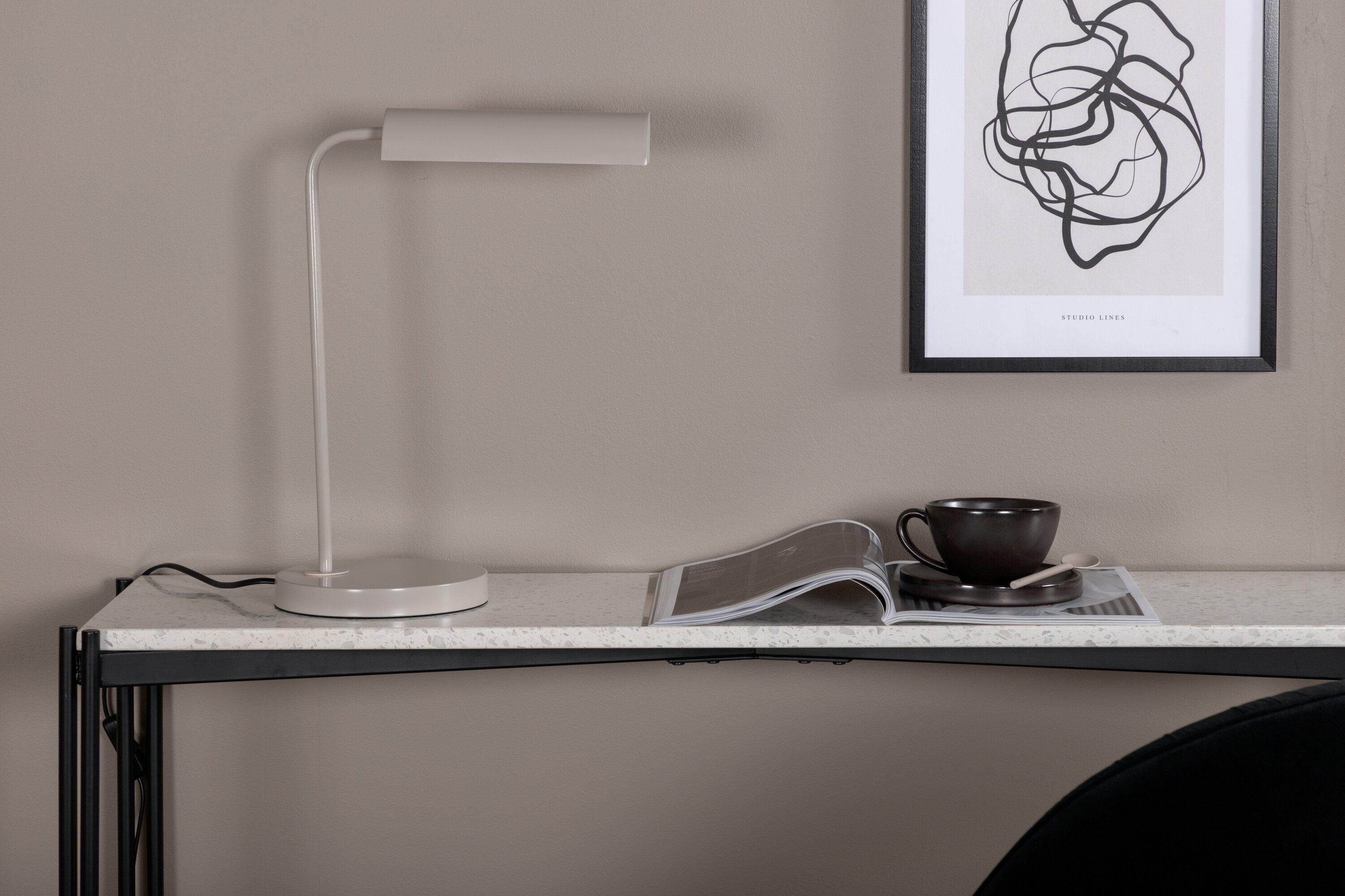 Harmonica Tischleuchte in Beige präsentiert im Onlineshop von KAQTU Design AG. Tischleuchte ist von Venture Home