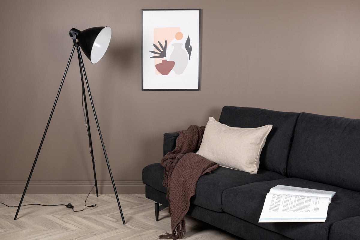 Tiv Stehleuchte in Schwarz präsentiert im Onlineshop von KAQTU Design AG. Stehleuchte ist von Venture Home