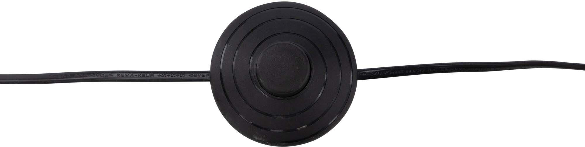 Die Vifta Stehleuchte von Venture Home besticht durch elegantes Design und hochwertige Materialien. Ihre flexiblen Lichtquellen passen sich jedem Raum an.