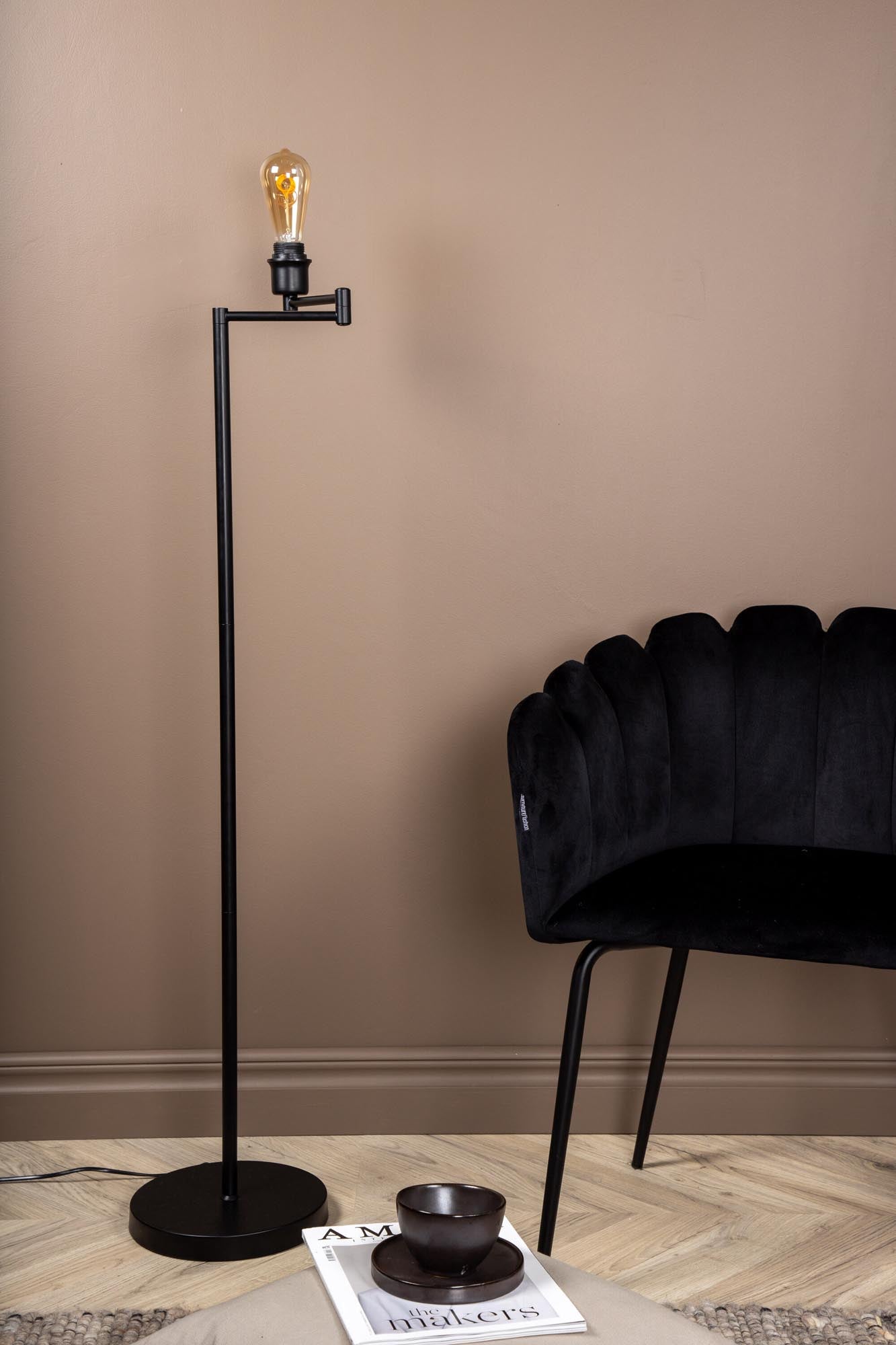 Virro Stehleuchte: Stilvolle Akzentbeleuchtung für Ihr Wohnzimmer.