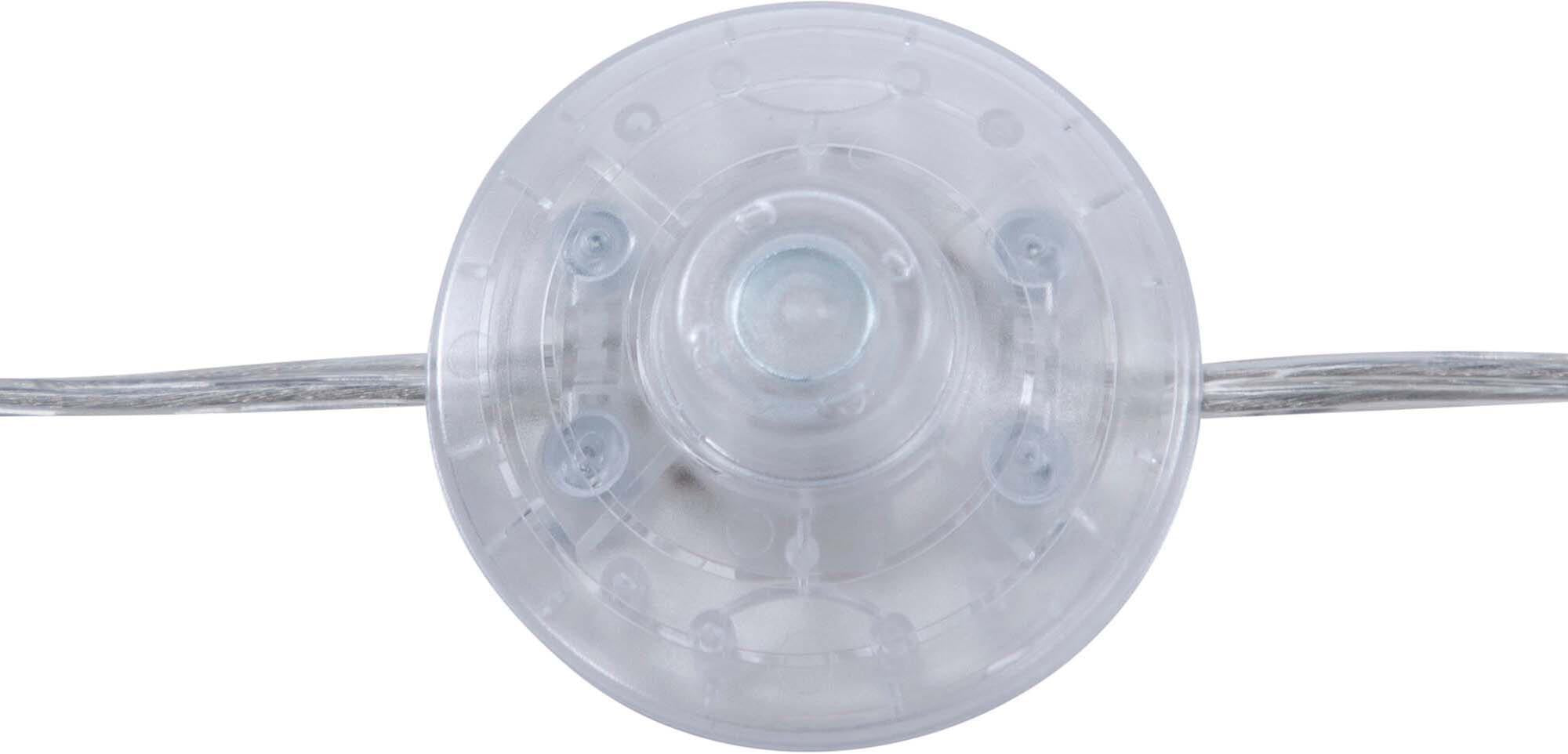 Die Dennis Stehleuchte von Venture Home kombiniert stilvolle Eleganz mit praktischer Anpassungsfähigkeit. Ihr edler Leinenschirm schafft eine gemütliche Atmosphäre und passt perfekt in jedes Wohnambiente.