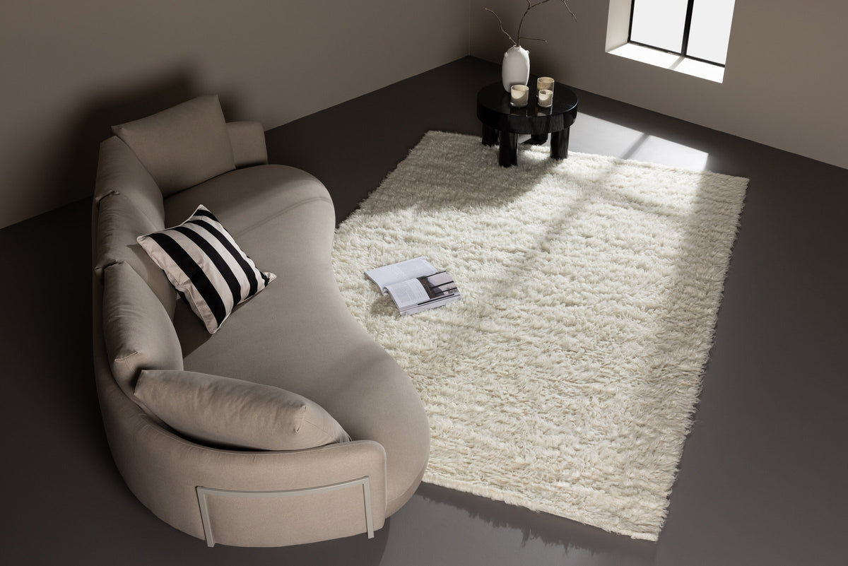 Leiko Teppich in Weiss präsentiert im Onlineshop von KAQTU Design AG. Teppich ist von Venture Home