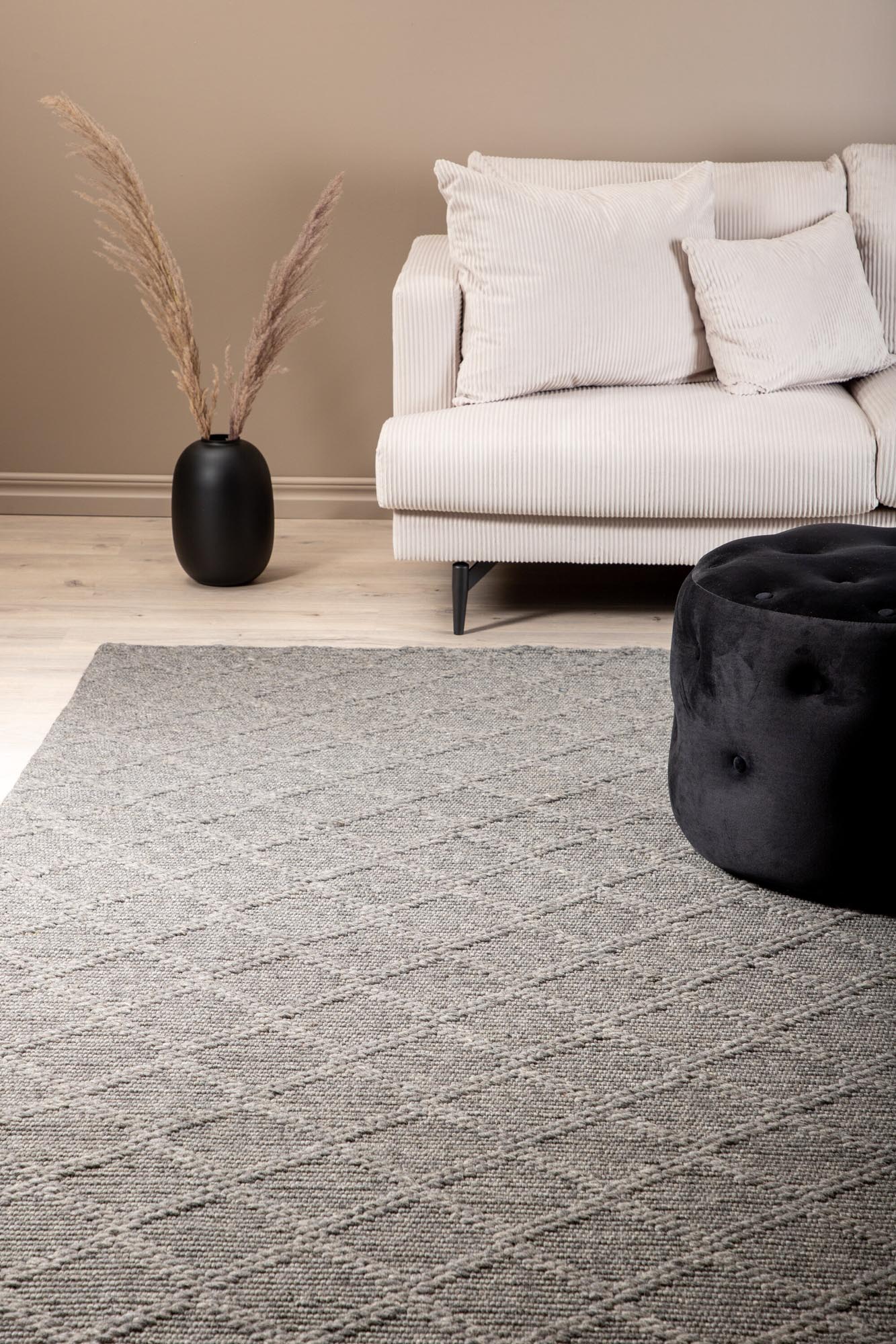 Cloudy Teppich von Venture Home: Handgewebter Wollteppich in eleganten Beigetönen, ideal für gemütliche Akzente in jedem Raum.