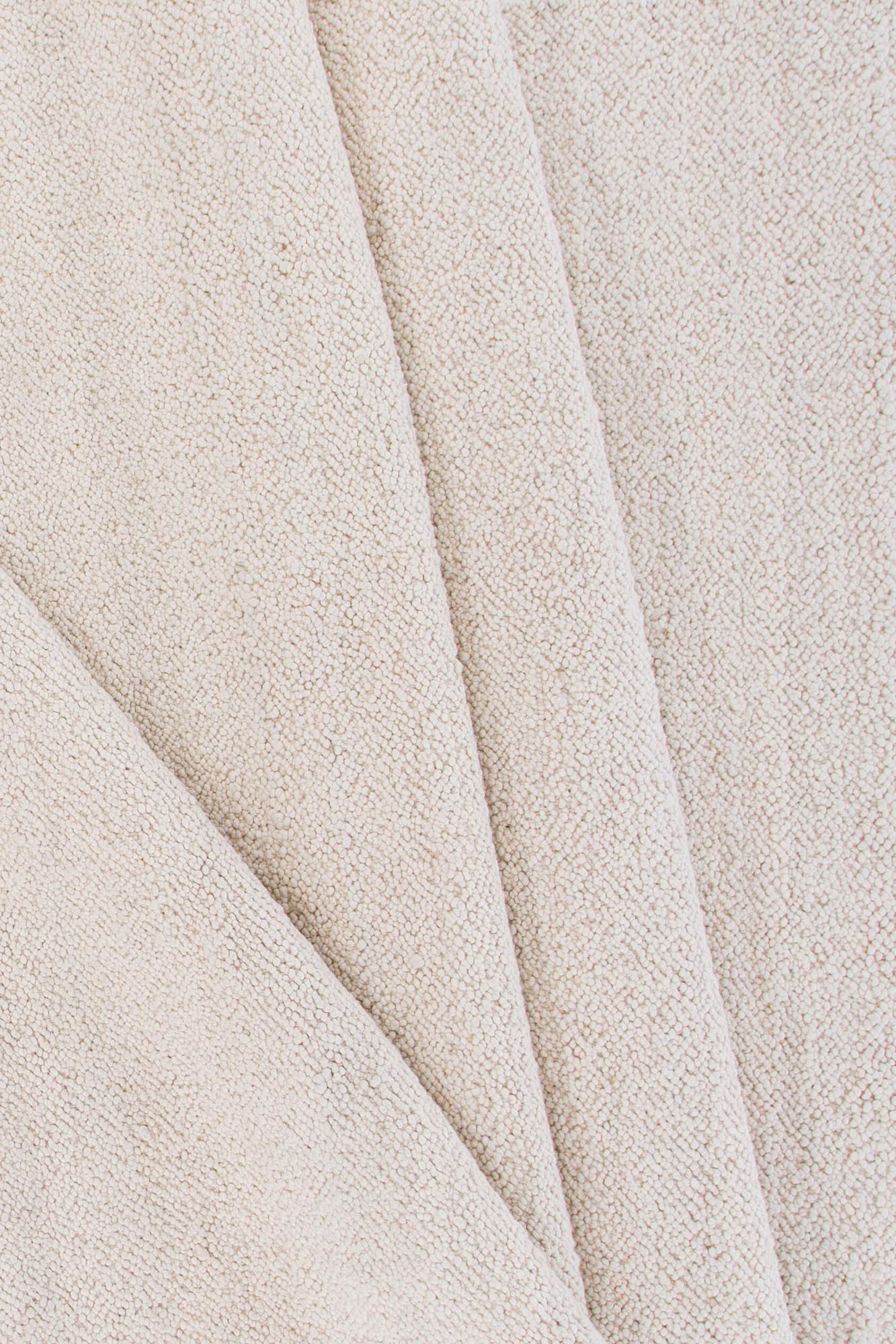 Betina Teppich in Weiss präsentiert im Onlineshop von KAQTU Design AG. Teppich ist von Venture Home