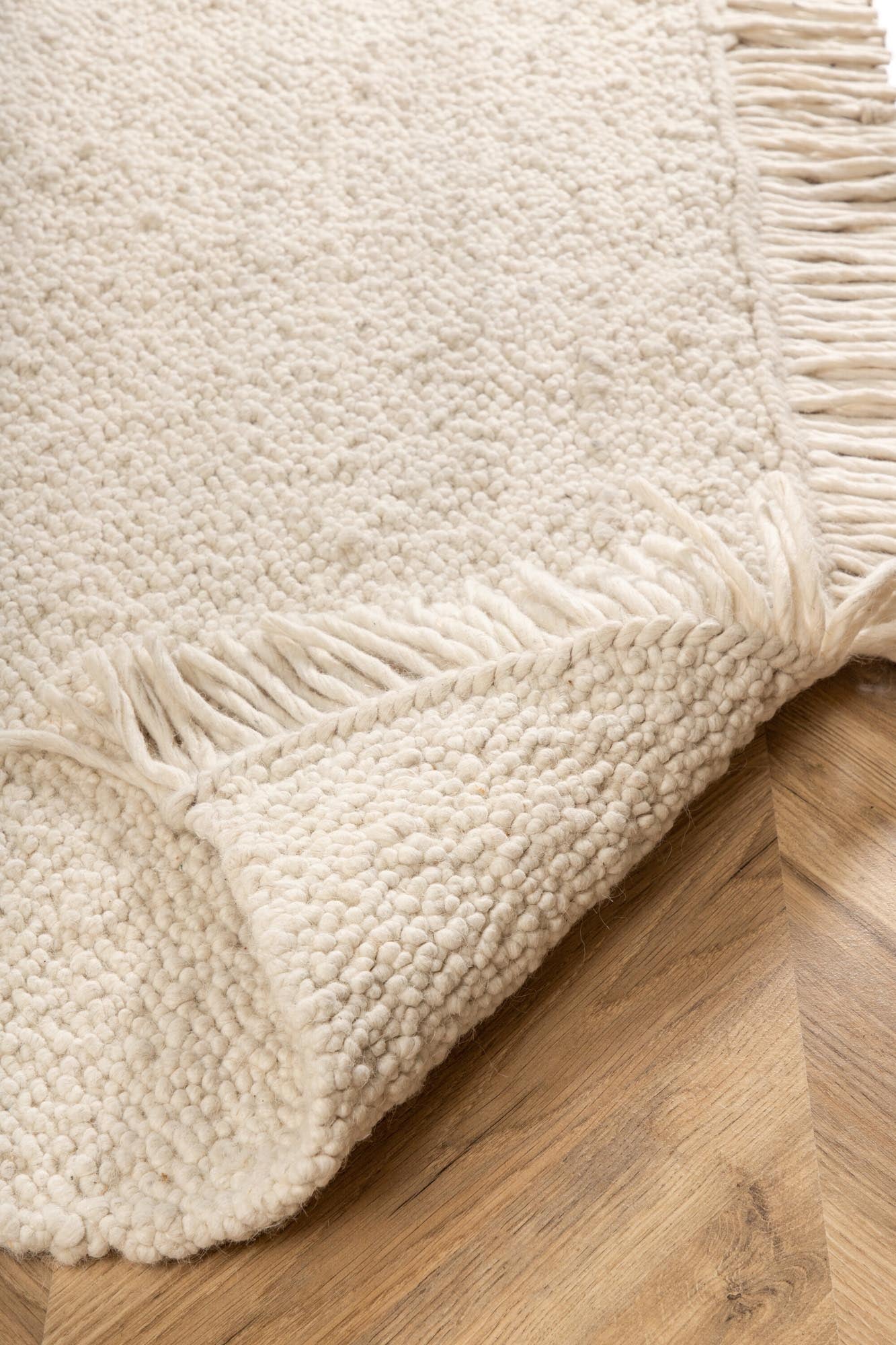 Betina Teppich in Weiss präsentiert im Onlineshop von KAQTU Design AG. Teppich ist von Venture Home