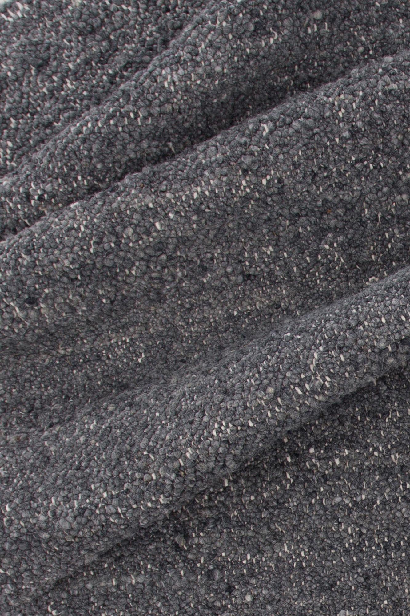 Betina Teppich in Grau präsentiert im Onlineshop von KAQTU Design AG. Teppich ist von Venture Home