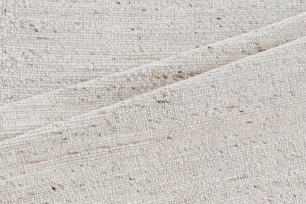 Lumpenteppich in Beige präsentiert im Onlineshop von KAQTU Design AG. Teppich ist von Venture Home