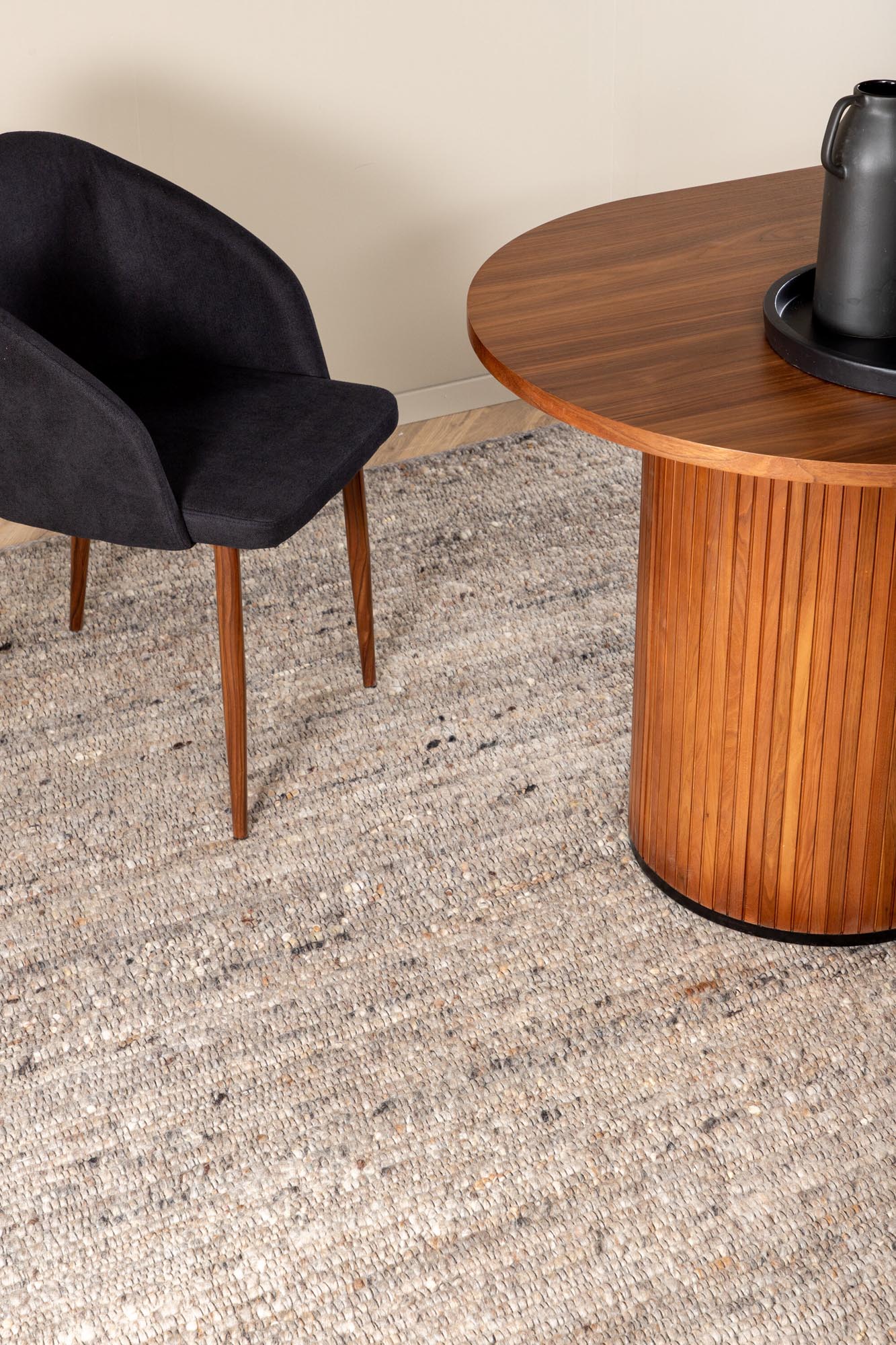 Venture Home Lumpenteppich: Stilvolles Design in Silbergrau und Beige, handgewebt aus hochwertiger Wolle. Ideal für gemütliche Wohnräume.