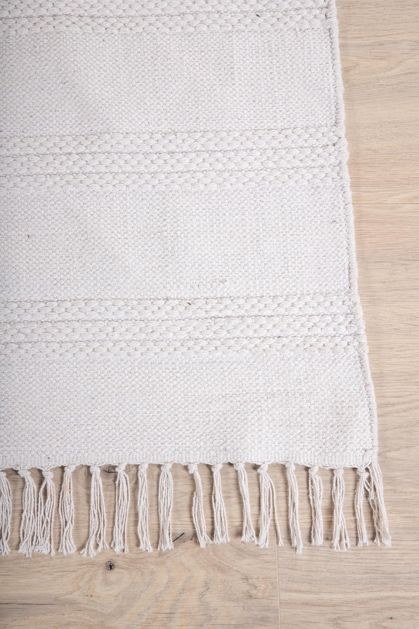 Nico Teppich in Cremefarben präsentiert im Onlineshop von KAQTU Design AG. Teppich ist von Venture Home