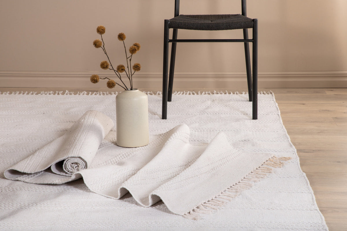 Nico Teppich in Cremefarben präsentiert im Onlineshop von KAQTU Design AG. Teppich ist von Venture Home