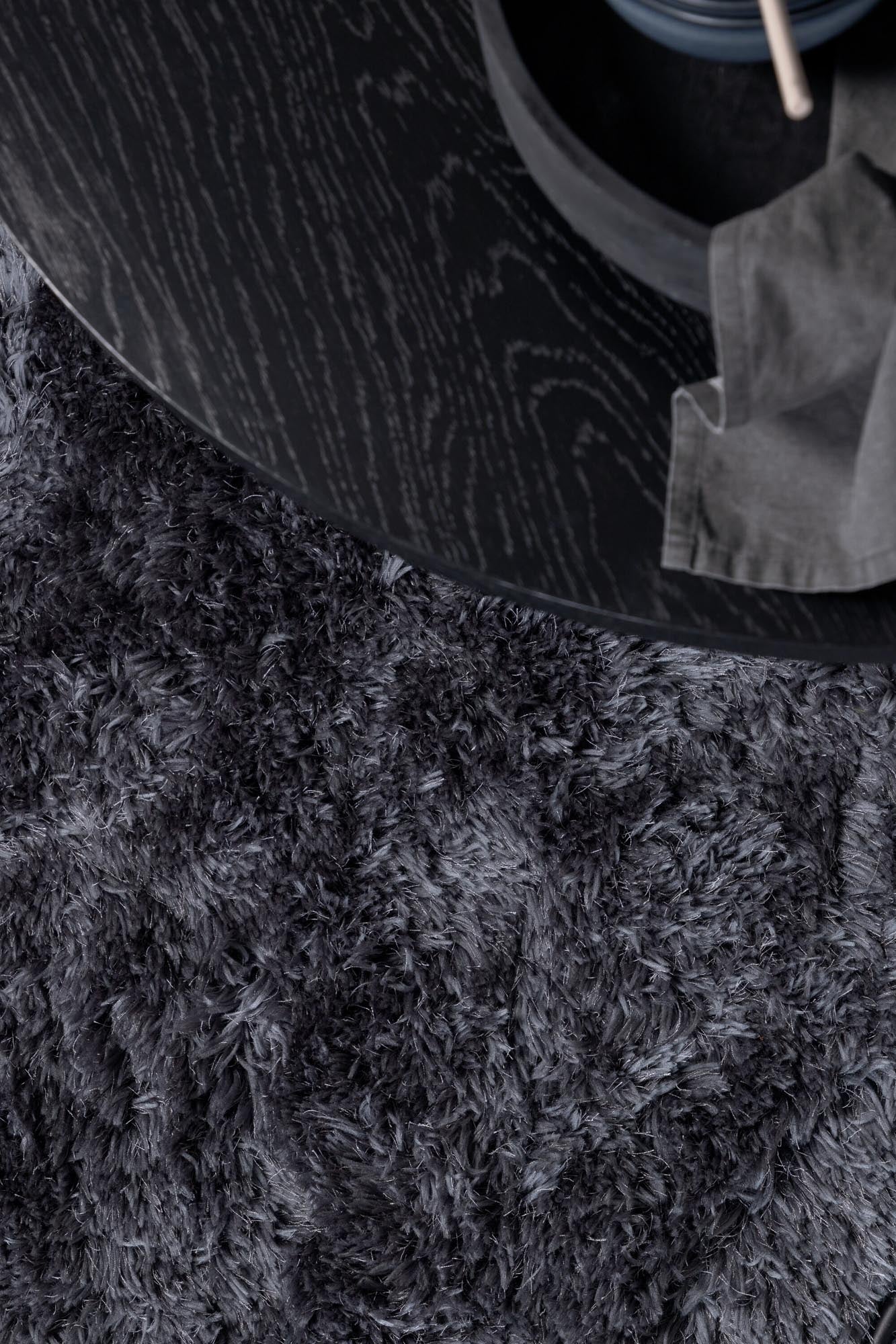 Entdecken Sie den Grace Teppich von Venture Home – ein luxuriöser, pflegeleichter Teppich aus hochwertigem Polyester, der jedem Raum Eleganz verleiht.