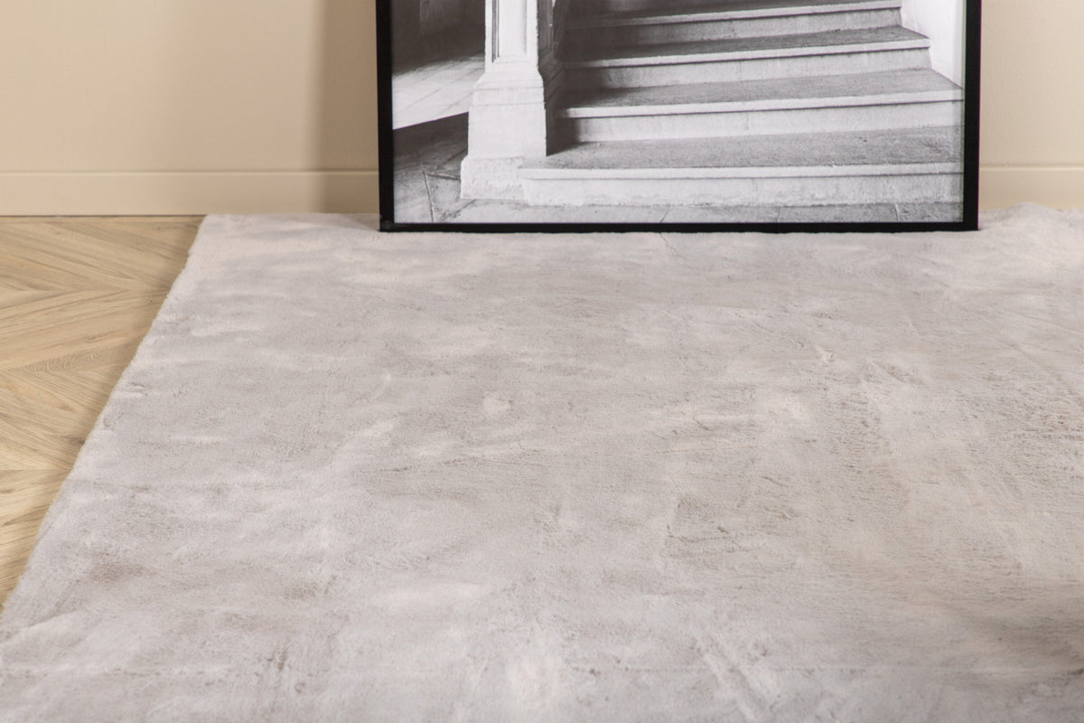 Nina Teppich in Grau präsentiert im Onlineshop von KAQTU Design AG. Teppich ist von Venture Home