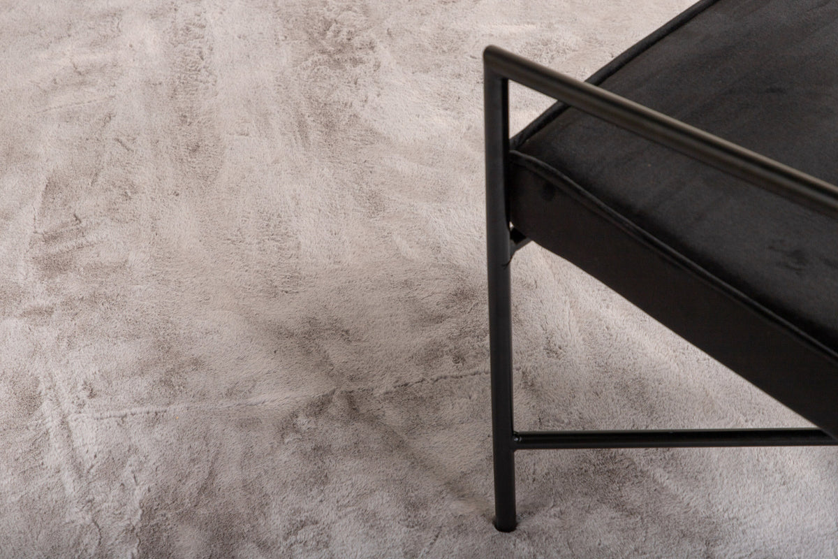 Nina Teppich in Grau präsentiert im Onlineshop von KAQTU Design AG. Teppich ist von Venture Home