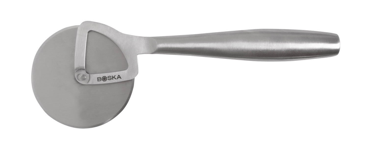 Entdecken Sie den Pizzaschneider Copenhagen von Boska: robust, ergonomisch und spülmaschinenfest. Perfekt für jede Pizza und stilvoll in Ihrer Küche!