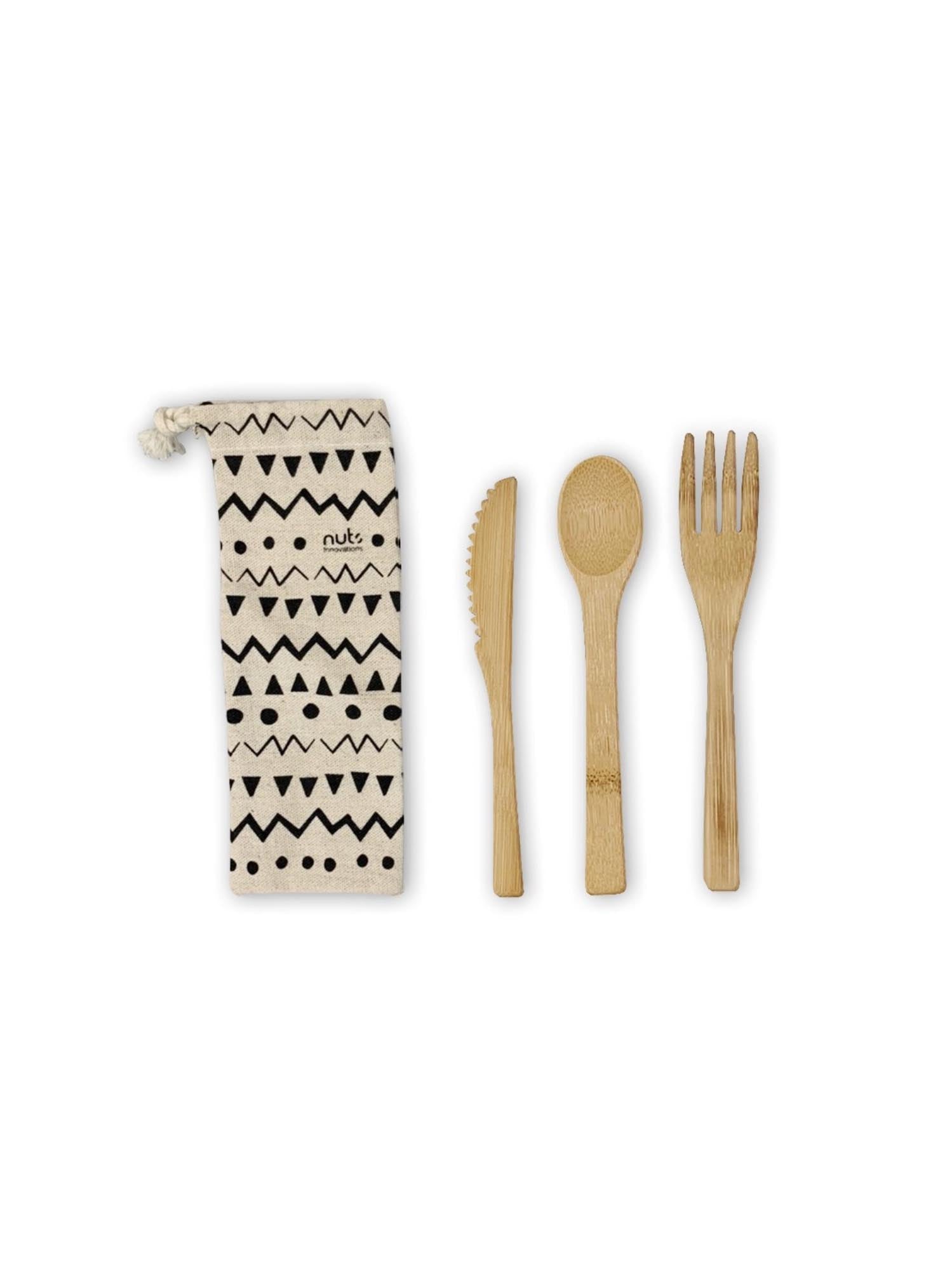 Entdecken Sie das 3er Set Bambus Besteckset in Leinenbeutel Ethno 16cm von Nuts Innovations – nachhaltig, stilvoll und ideal für umweltbewusste Genießer.