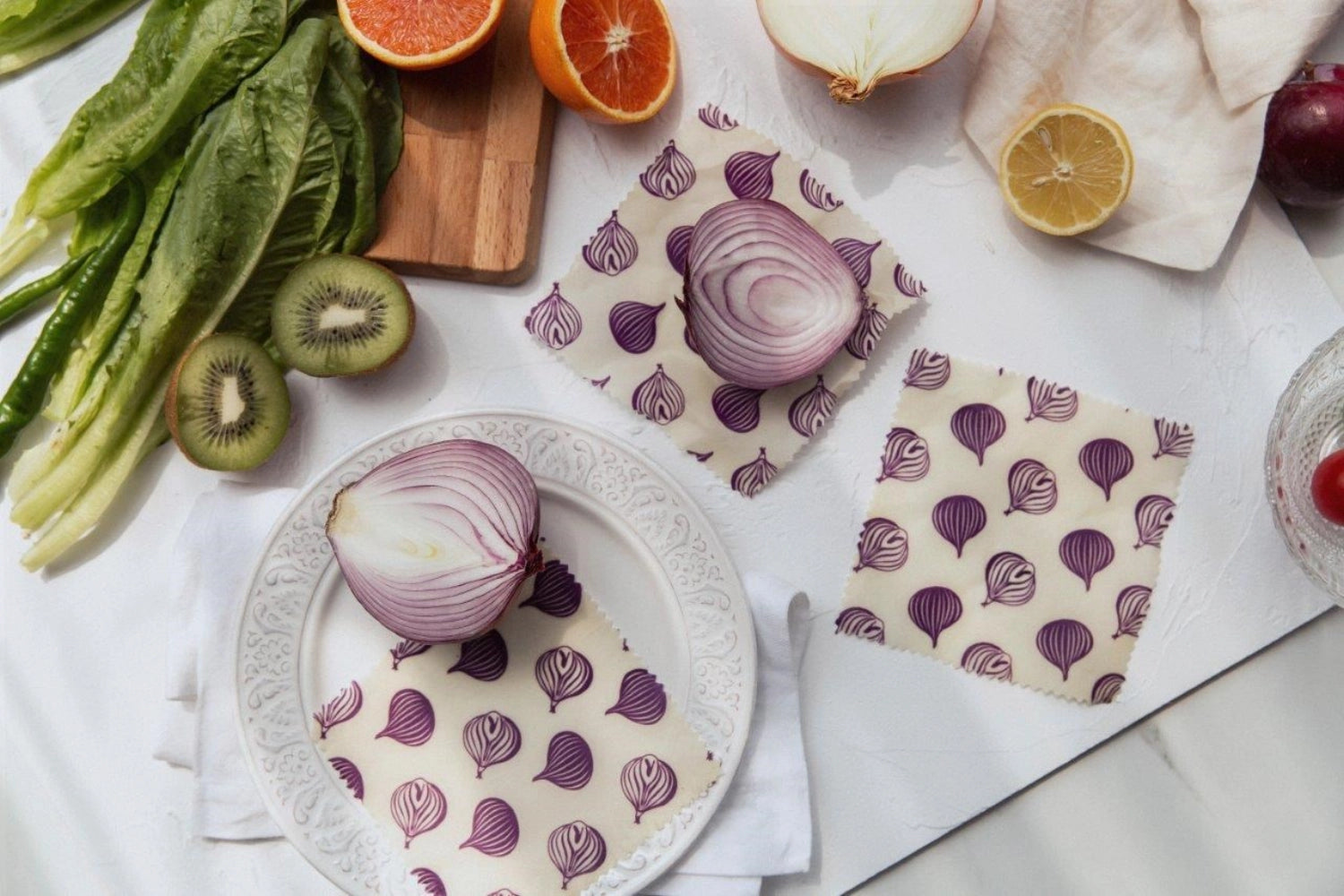 Entdecken Sie die umweltfreundlichen Bienenwachstücher im 2er Set (16x16cm) von Nuts Innovations – die ideale Lösung für frische Lebensmittel ohne Plastik!