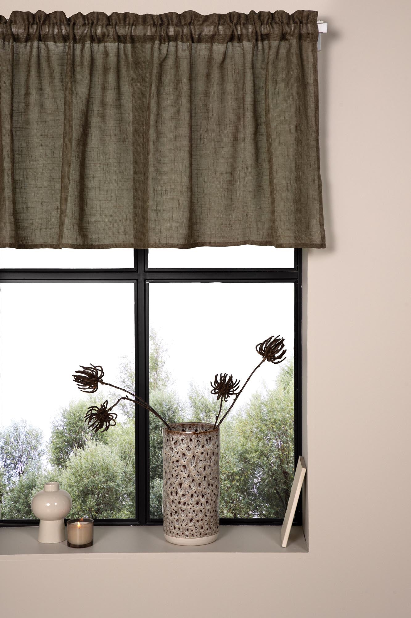 Kaya Vorhang Pelmet 2er Pack: Stilvolle Fensterdekoration von Venture Home aus langlebigem Polyester für eleganten Lichtschutz.