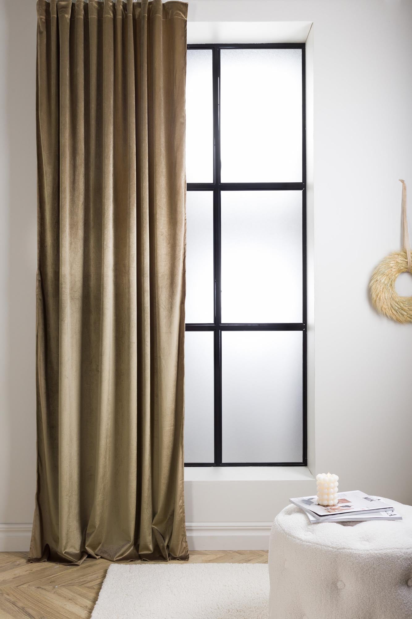 Mary Vorhänge 2er Set: Zeitlose Akzente für stilvolle Räume.